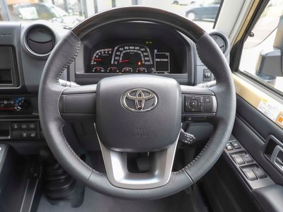 2025 Toyota LAND CRUISER 70 — миниатюра 63