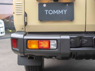 2025 Toyota LAND CRUISER 70 — миниатюра 39