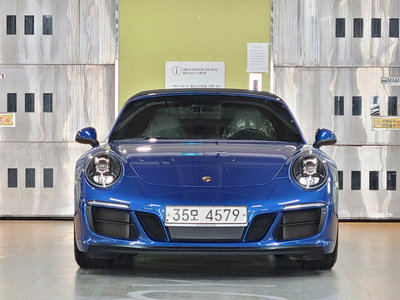 2017 Porsche 911 photo 2