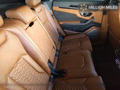 LAMBORGHINI URUS - 6