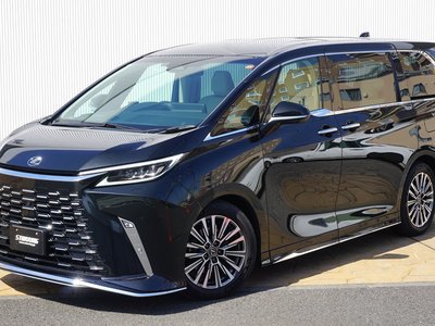 LEXUS LM - 1