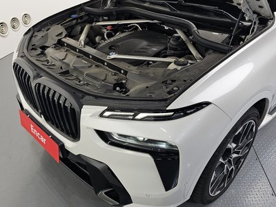 BMW X7 - 7