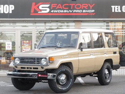 TOYOTA LAND CRUISER 70 - 1