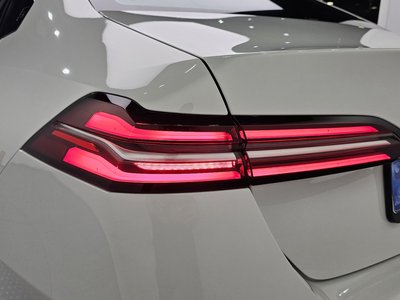 BMW 5 SERIES - 10