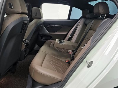 2024 BMW 5 SERIES — миниатюра 18