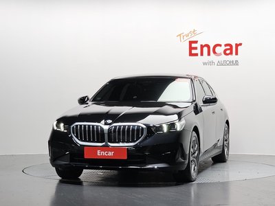 2023 BMW 5 SERIES 照片 2