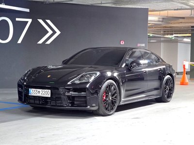 PORSCHE PANAMERA - 1