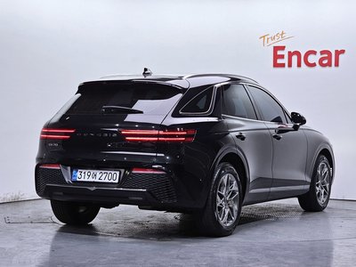 صورة 3 لـ 2021 GENESIS GV70