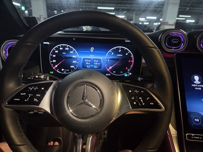 2025 Mercedes-BENZ GLC photo 6