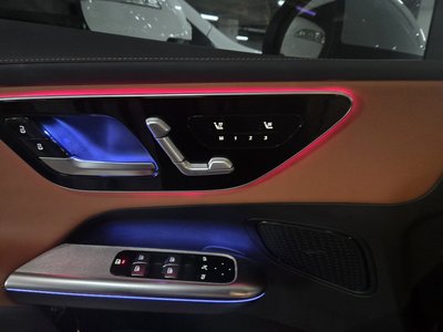 2025 Mercedes-BENZ GLC photo 7