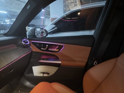 2025 Mercedes-BENZ GLC photo 5