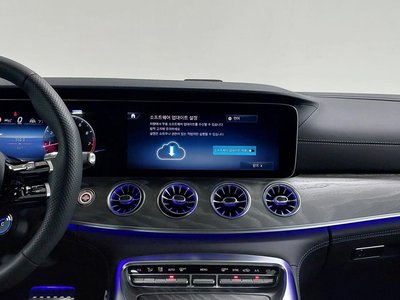 2025 Mercedes-BENZ GT AMG thumbnail 16