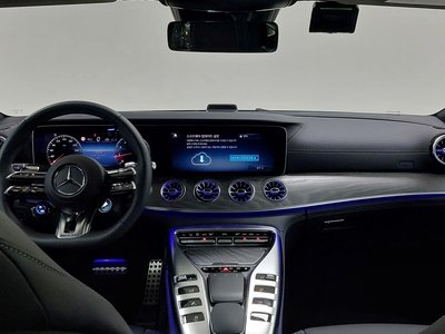 صورة 5 لـ 2025 Mercedes-BENZ GT AMG