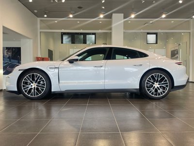 2024 Porsche TAYCAN 照片 8
