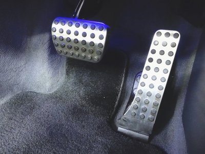 MERCEDES-BENZ E-CLASS - 9