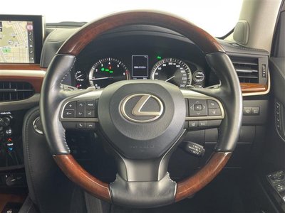 صورة 10 لـ 2017 Lexus LX