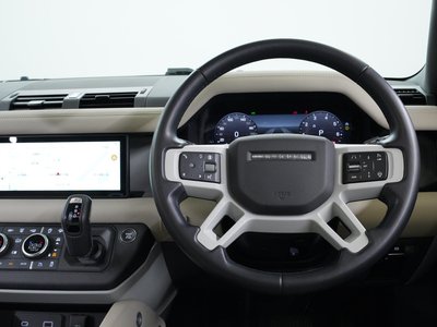 LAND ROVER DEFENDER - 8