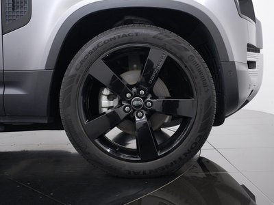 LAND ROVER DEFENDER - 4