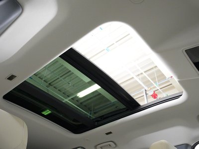 LAND ROVER DEFENDER - 7