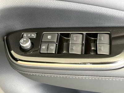 صورة مصغرة 38 لـ 2024 Toyota CROWN SPORT