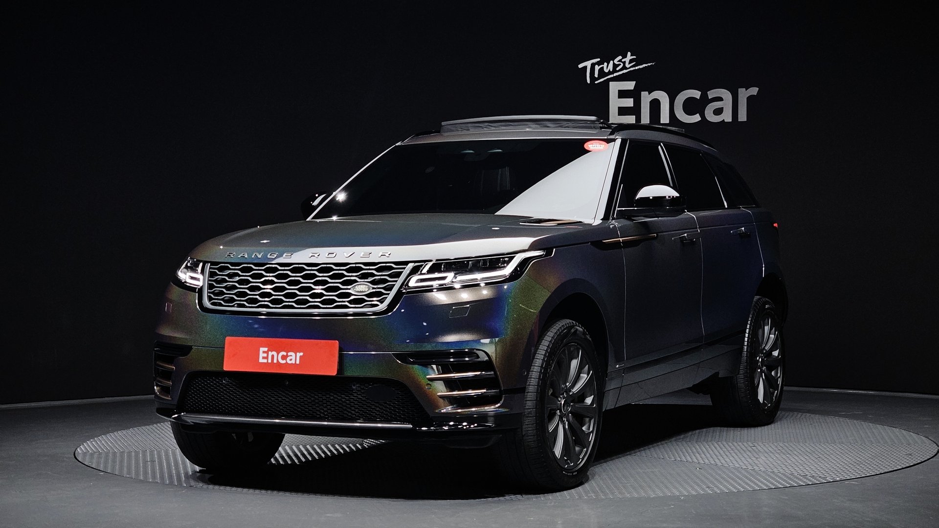 LAND ROVER RANGE ROVER VELAR - View 1