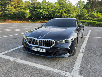BMW 5 SERIES - 1