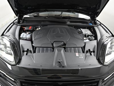 صورة 7 لـ 2025 Porsche CAYENNE