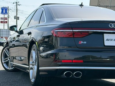 AUDI S8 - 8