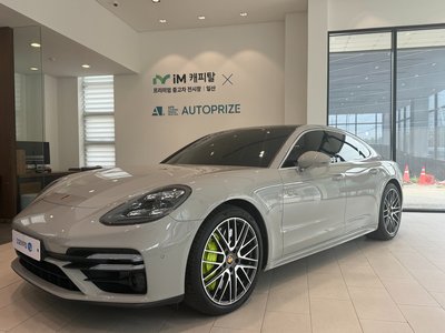 PORSCHE PANAMERA - 1