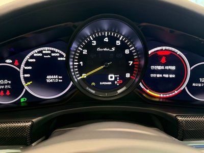 PORSCHE PANAMERA - 8