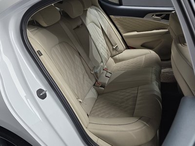 2023 Genesis THE NEW G70 — миниатюра 17