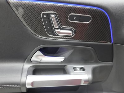 2026 Mercedes-BENZ GLB thumbnail 30