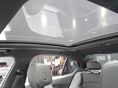 2024 BMW 5 SERIES — миниатюра 26