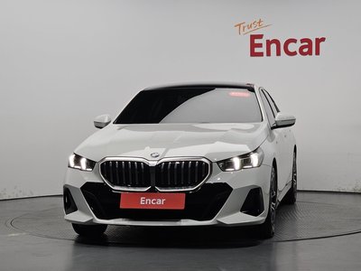 صورة 2 لـ 2024 BMW 5 SERIES