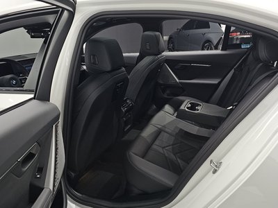 2024 BMW 5 SERIES — миниатюра 18