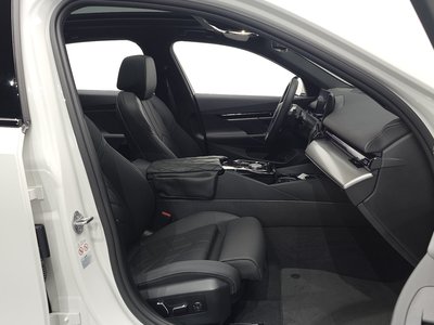 2024 BMW 5 SERIES — миниатюра 13