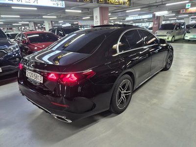 صورة 3 لـ 2025 Mercedes-BENZ E-CLASS