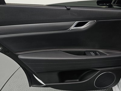 2024 Genesis G80 (RG3) thumbnail 15