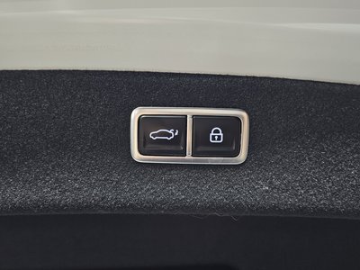 2024 Genesis G80 (RG3) thumbnail 35