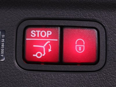 MERCEDES-BENZ EQE - 7