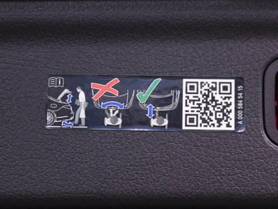 MERCEDES-BENZ EQE - 8