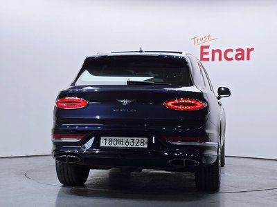 BENTLEY BENTAYGA - 3