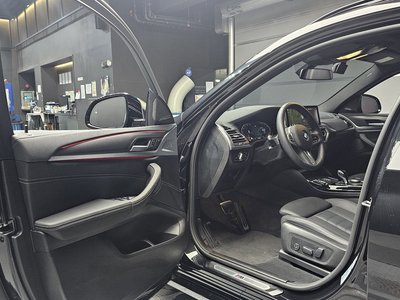 2025 BMW X4 thumbnail 13