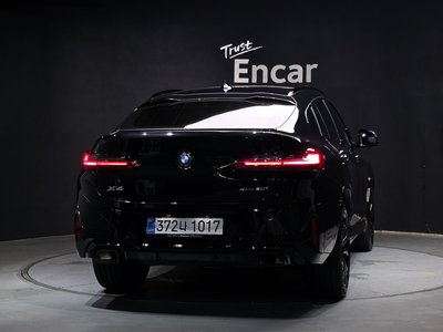 2025 BMW X4 photo 4