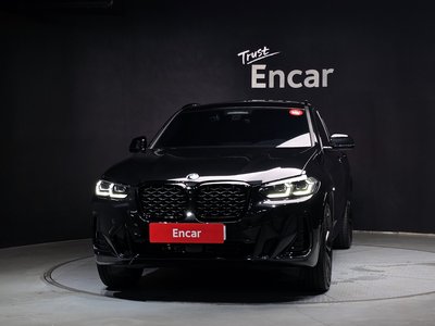 2025 BMW X4 photo 2