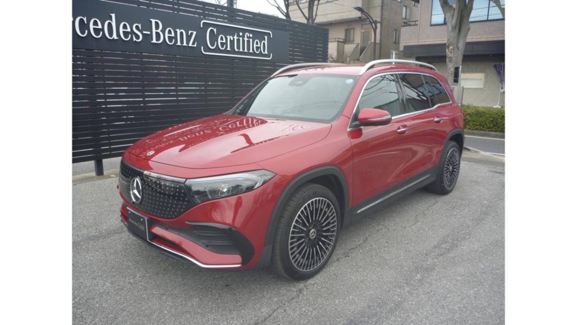 MERCEDES-BENZ EQB - View 1