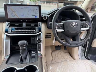 2026 Toyota LAND CRUISER 300 — миниатюра 28