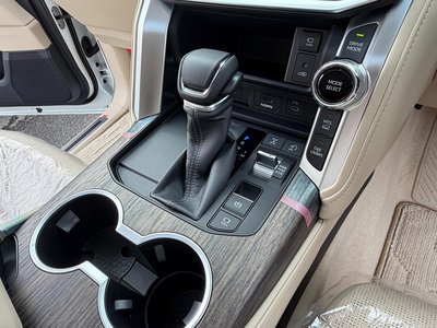 2026 Toyota LAND CRUISER 300 — миниатюра 22