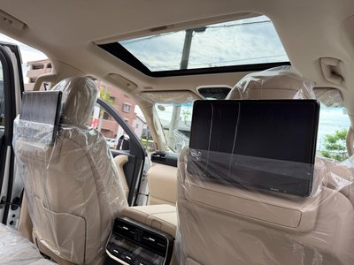 2026 Toyota LAND CRUISER 300 — миниатюра 24