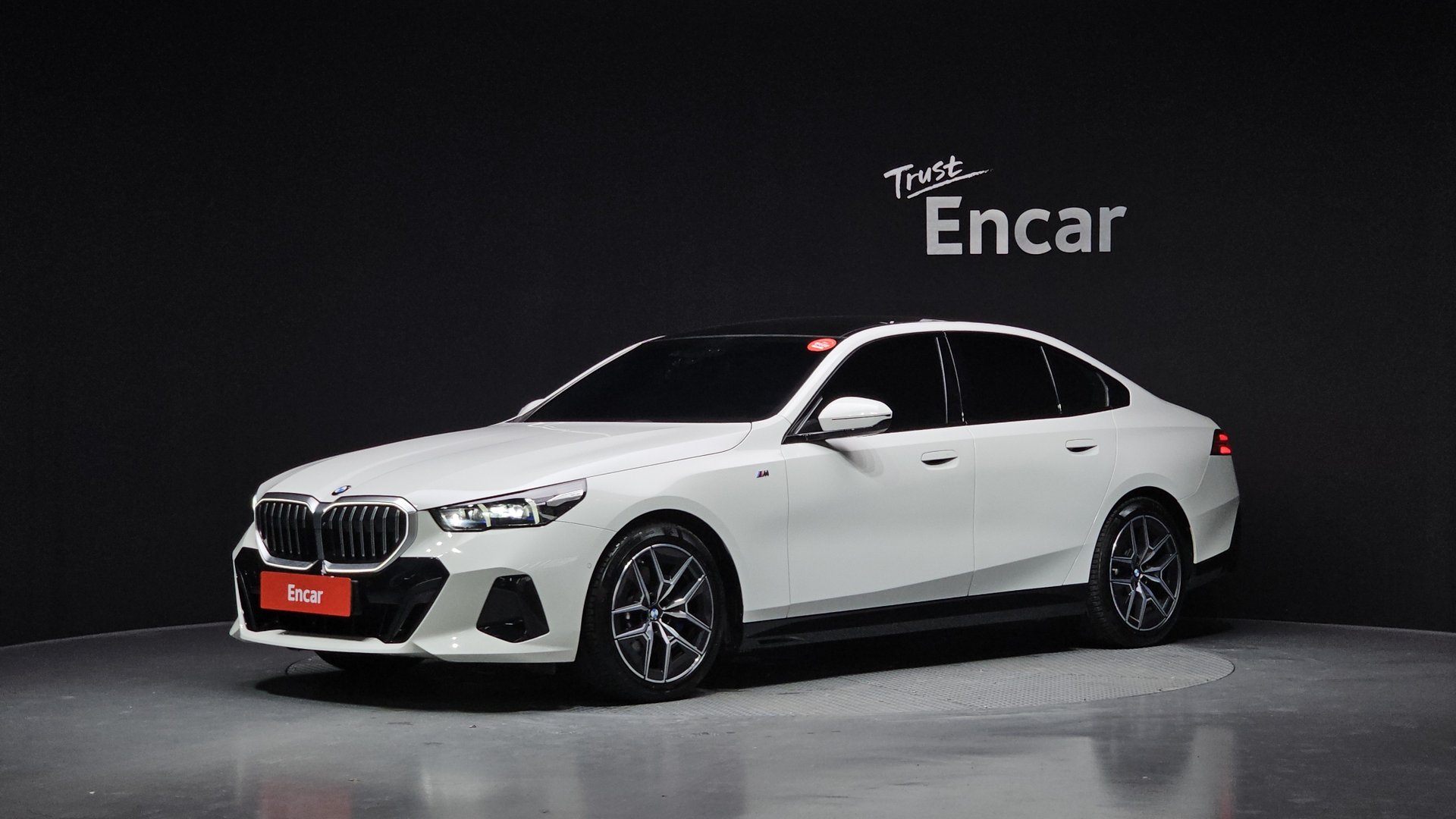 BMW 5 SERIES - View 1